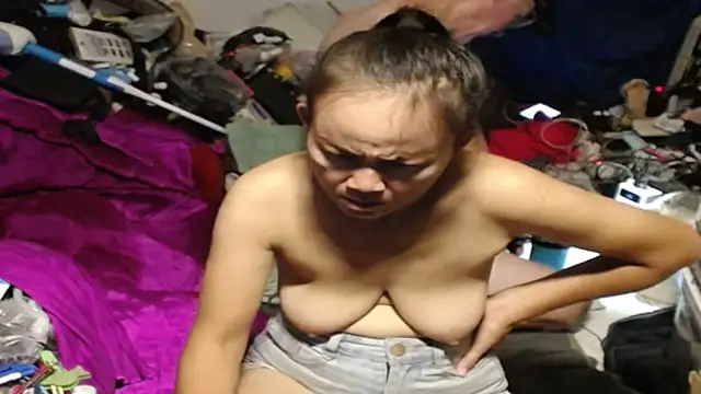 1CuteAndSexy69 online show from 24, 6, 2026