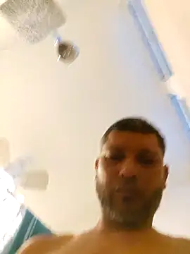 Snapshot of tropikboy chatting on 27, 5, 2026 tropikboy online show from 27, 5, 2026