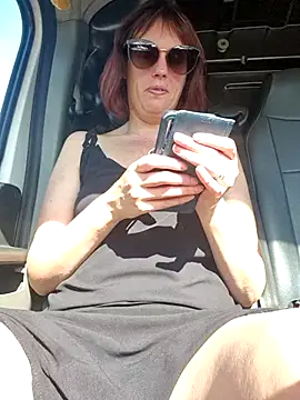 Snapshot of MissLilooo chatting on 1, 10, 2025 MissLilooo online show from 1, 10, 2025