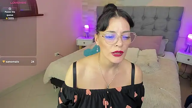  Abril W online show from 6, 3, 2025