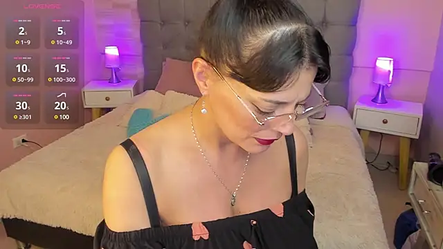  Abril W online show from 5, 3, 2025