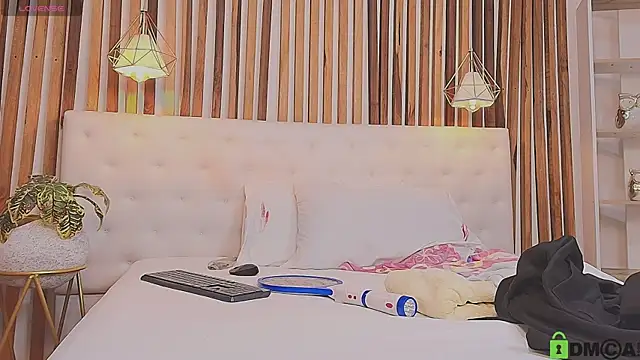 valerie lya online show from 8, 4, 2026