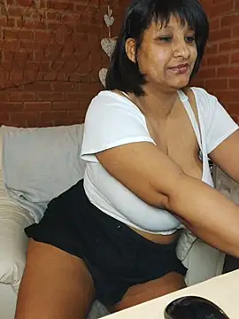 Lilybanx online show from 10, 4, 2026