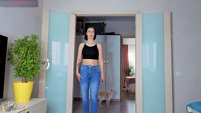 sweeetgirls2021 online show from 18, 2, 2026