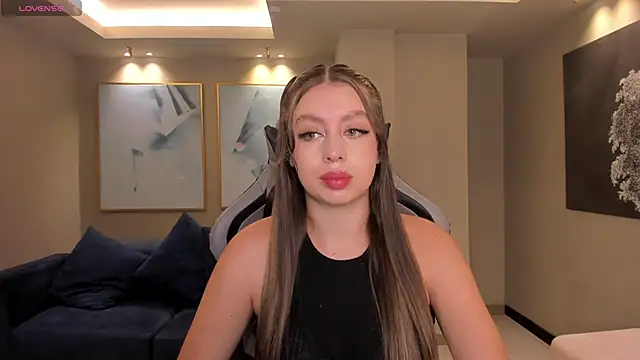 EllaClark online show from 22, 3, 2025