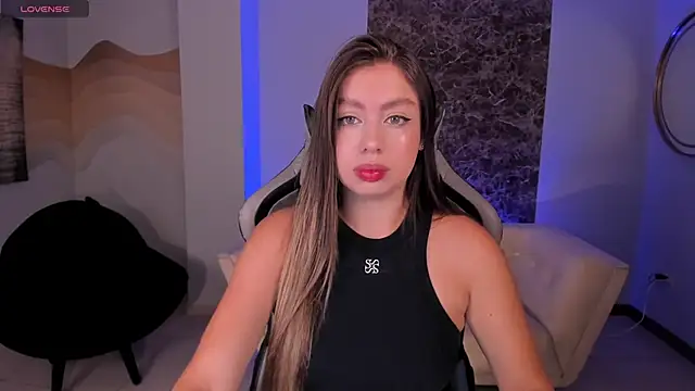 EllaClark online show from 28, 2, 2025