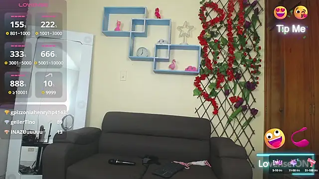 NicoleSantana online show from 6, 3, 2025
