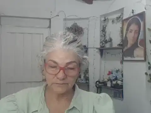 FunnyGrandma online show from 16, 9, 2025