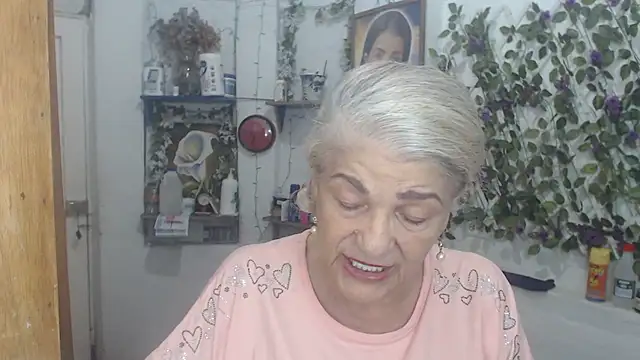 FunnyGrandma online show from 6, 5, 2026