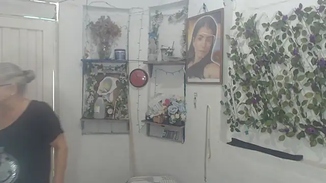 FunnyGrandma online show from 25, 2, 2026