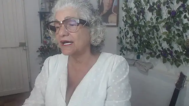 FunnyGrandma online show from 6, 11, 2025
