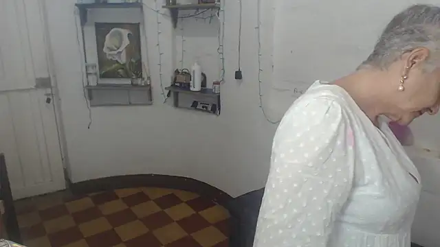 FunnyGrandma online show from 4, 8, 2026