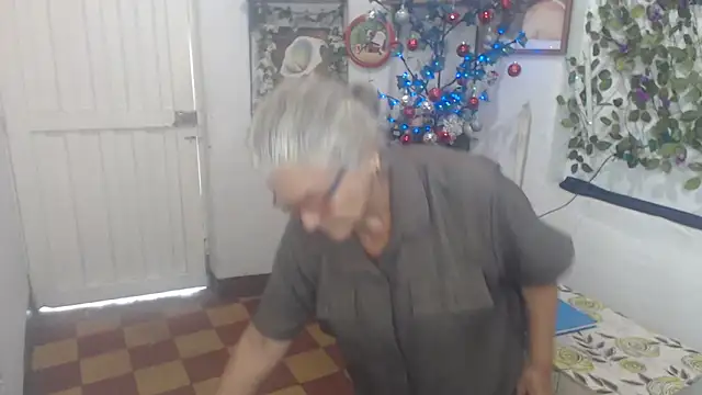 FunnyGrandma online show from 17, 12, 2025