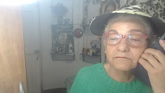 FunnyGrandma online show from 4, 6, 2026