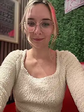 The Snowwhitee online show from 9, 2, 2025