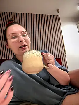 The Snowwhitee online show from 30, 11, 2025