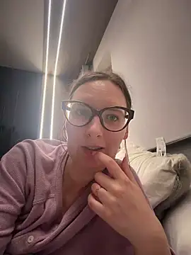 The Snowwhitee online show from 23, 5, 2026
