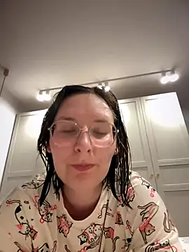 The Snowwhitee online show from 4, 10, 2025