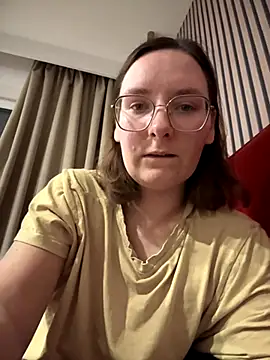 The Snowwhitee online show from 12, 11, 2025