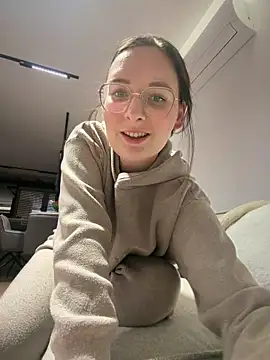 The Snowwhitee online show from 25, 4, 2026