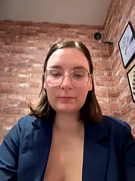 The Snowwhitee online show from 22, 10, 2025