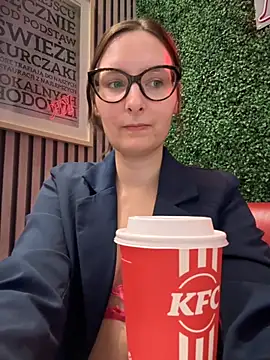 The Snowwhitee online show from 6, 11, 2025