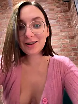 The Snowwhitee online show from 3, 10, 2025