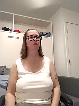 SweetandNaughty1 online show from 11, 3, 2026