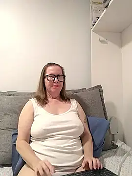 SweetandNaughty1 online show from 3, 12, 2025