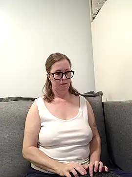 Snapshot of SweetandNaughty1 chatting on 4, 11, 2025 SweetandNaughty1 online show from 4, 11, 2025