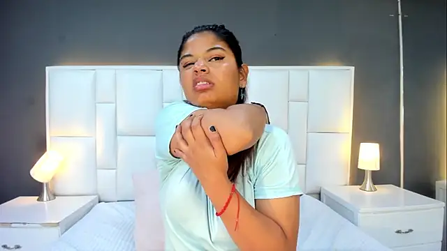 Snapshot of yeral2017 chatting on 18, 11, 2025 yeral2017 online show from 18, 11, 2025