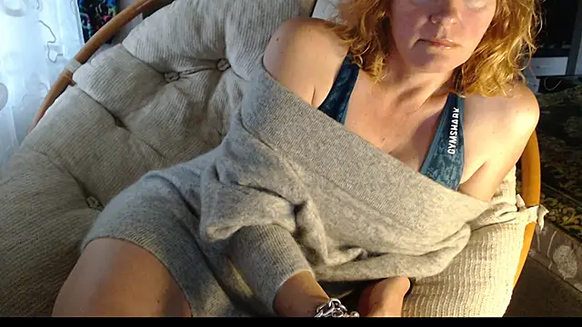 Snapshot of Cuteminx4u chatting on 29, 9, 2025 Cuteminx4u online show from 29, 9, 2025