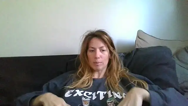 Snapshot of Rhodesxox chatting on 17, 11, 2025 Rhodesxox online show from 17, 11, 2025
