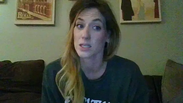 Snapshot of Rhodesxox chatting on 18, 11, 2025 Rhodesxox online show from 18, 11, 2025