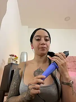 EmmyEvans1 online show from 2, 2, 2025