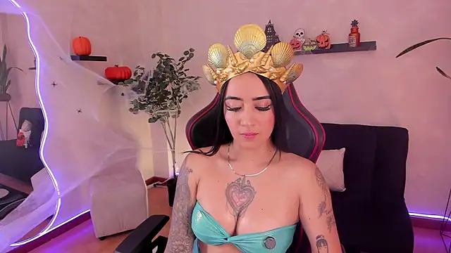 EmmyEvans1 online show from 1, 10, 2025