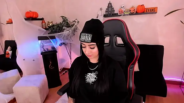 EmmyEvans1 online show from 17, 10, 2025