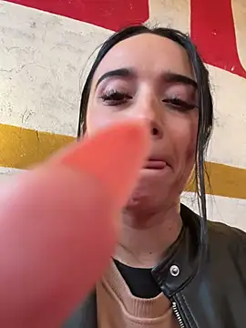 EmmyEvans1 online show from 17, 2, 2025