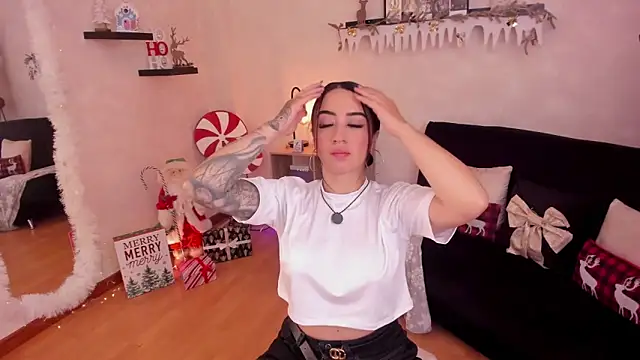 EmmyEvans1 online show from 19, 12, 2025