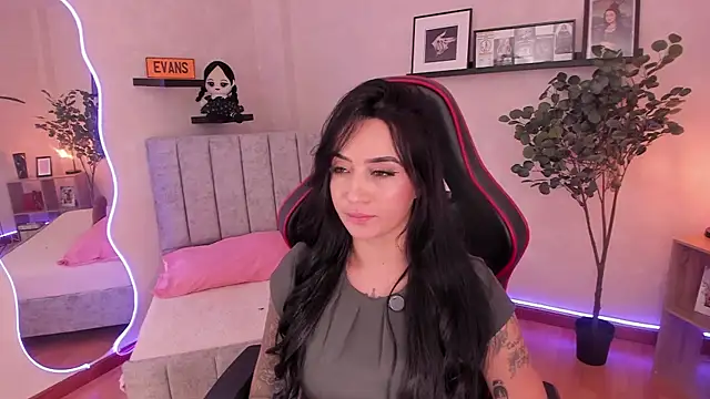 EmmyEvans1 online show from 10, 9, 2025