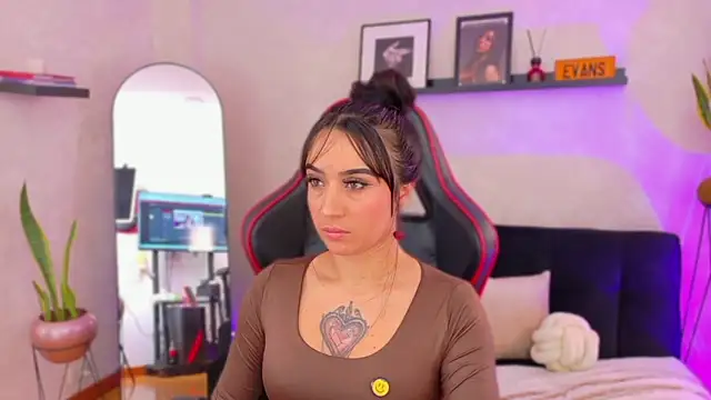 EmmyEvans1 online show from 23, 2, 2026