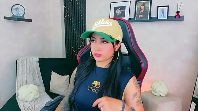 EmmyEvans1 online show from 26, 5, 2026