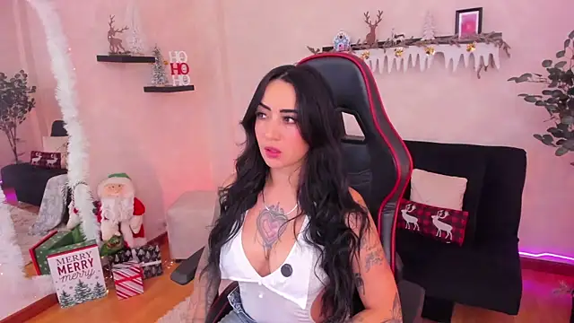 EmmyEvans1 online show from 18, 11, 2025