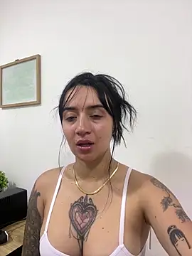 EmmyEvans1 online show from 10, 2, 2026