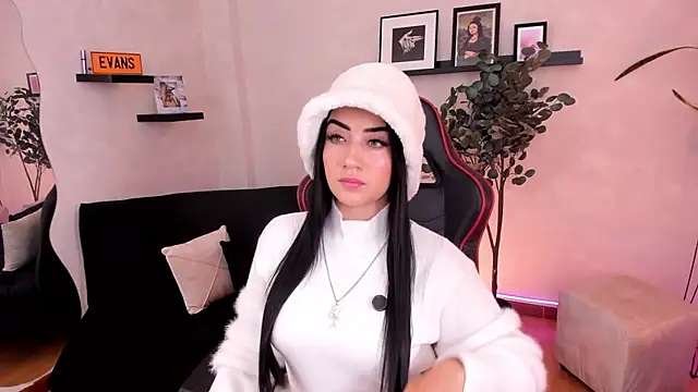 EmmyEvans1 online show from 6, 11, 2025