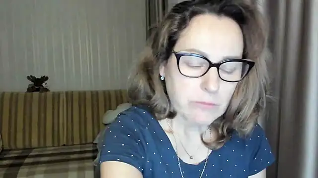 lauraoven online show from 1, 3, 2025