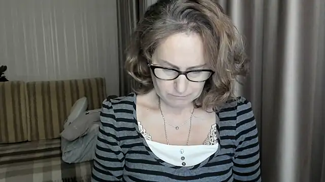 lauraoven online show from 12, 2, 2025