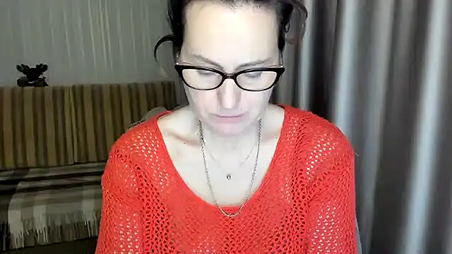 lauraoven online show from 5, 3, 2025
