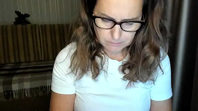 lauraoven online show from 28, 10, 2025