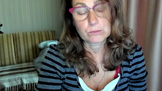 lauraoven online show from 2, 10, 2025